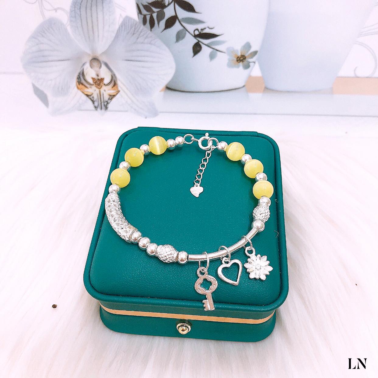 Vòng tay nữ mix đá phong thuỷ chất liệu bạc MS315