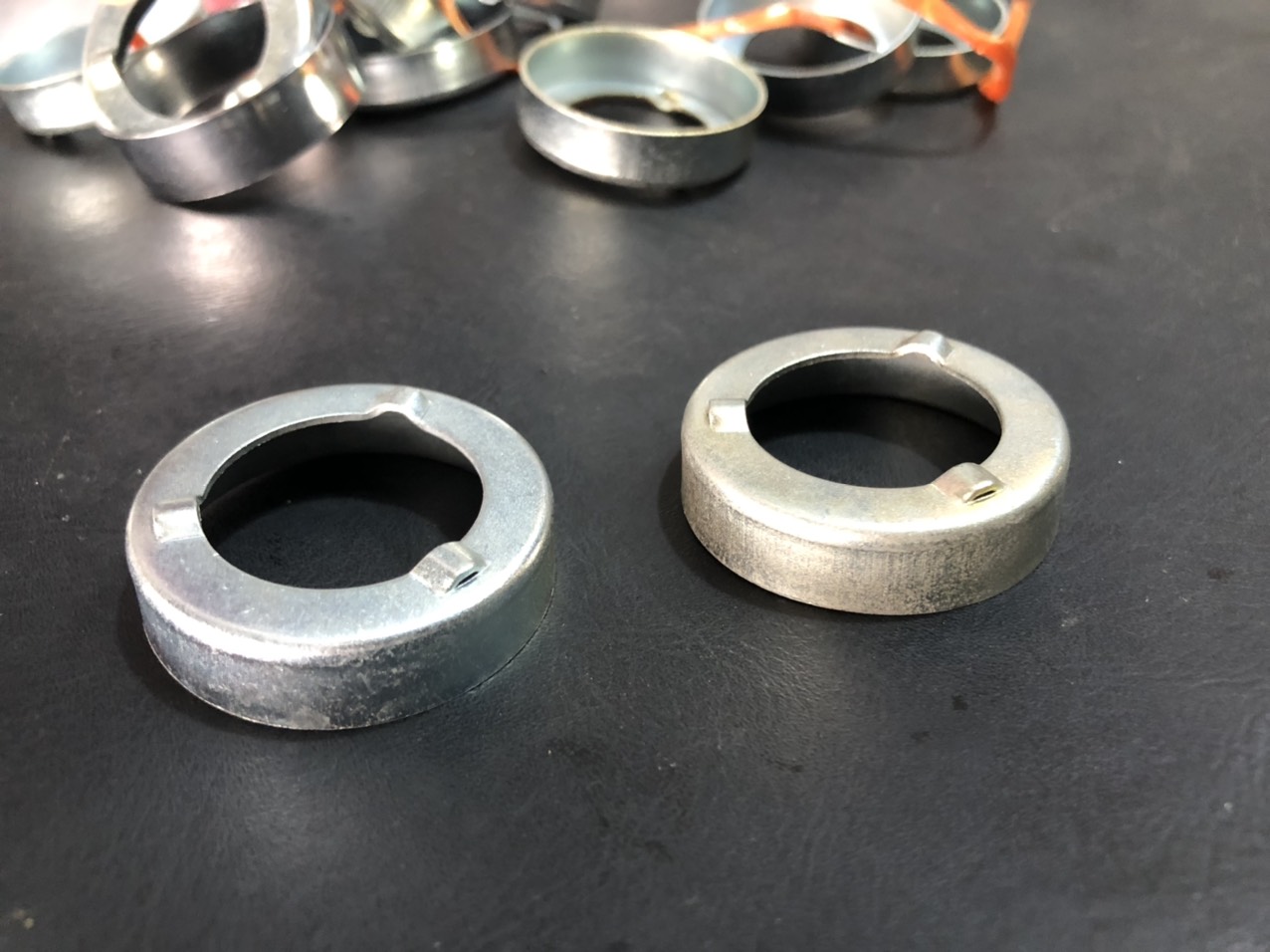 cặp Chén lò xo phuột trước 67