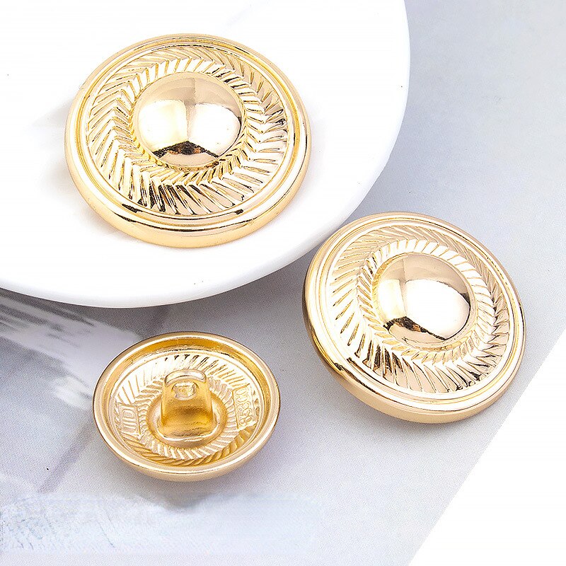 Retro Pearl Gold Metal Button Luxury Rhinestones Coat Buttons for Women DIY  Clothes Suit Sewing Sew On Buttons Accessories : : Home & Kitchen