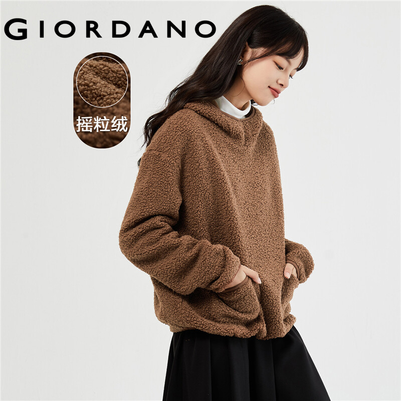 GIORDANO Women Hoodies Fluffy Teddy Fleece Chunky Warm Hoodies Patch Pockets Drop Shouler Fashion Casual Loose Hoodies 05323789
