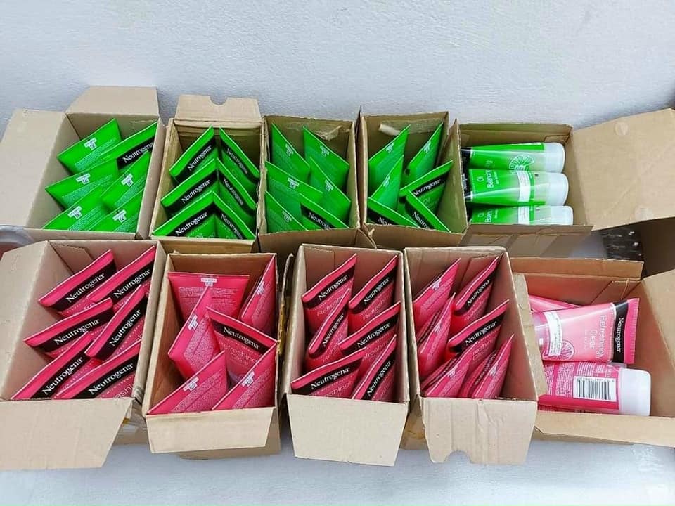 Sữa Rửa Mặt Neutrogena Hồng - Xanh Mỹ