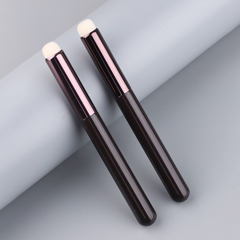 Concealer Brush Lip Brush Matte Lipstick Smudge Brush Concealer Eyeshadow Brush.
