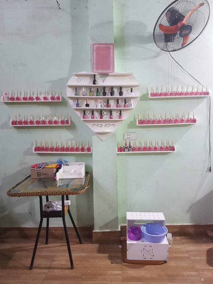 Kệ để Sơn Nail hình trái tim