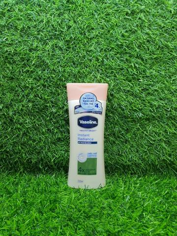 Sữa dưỡng thể Vaseline Healthy Bright 200ml