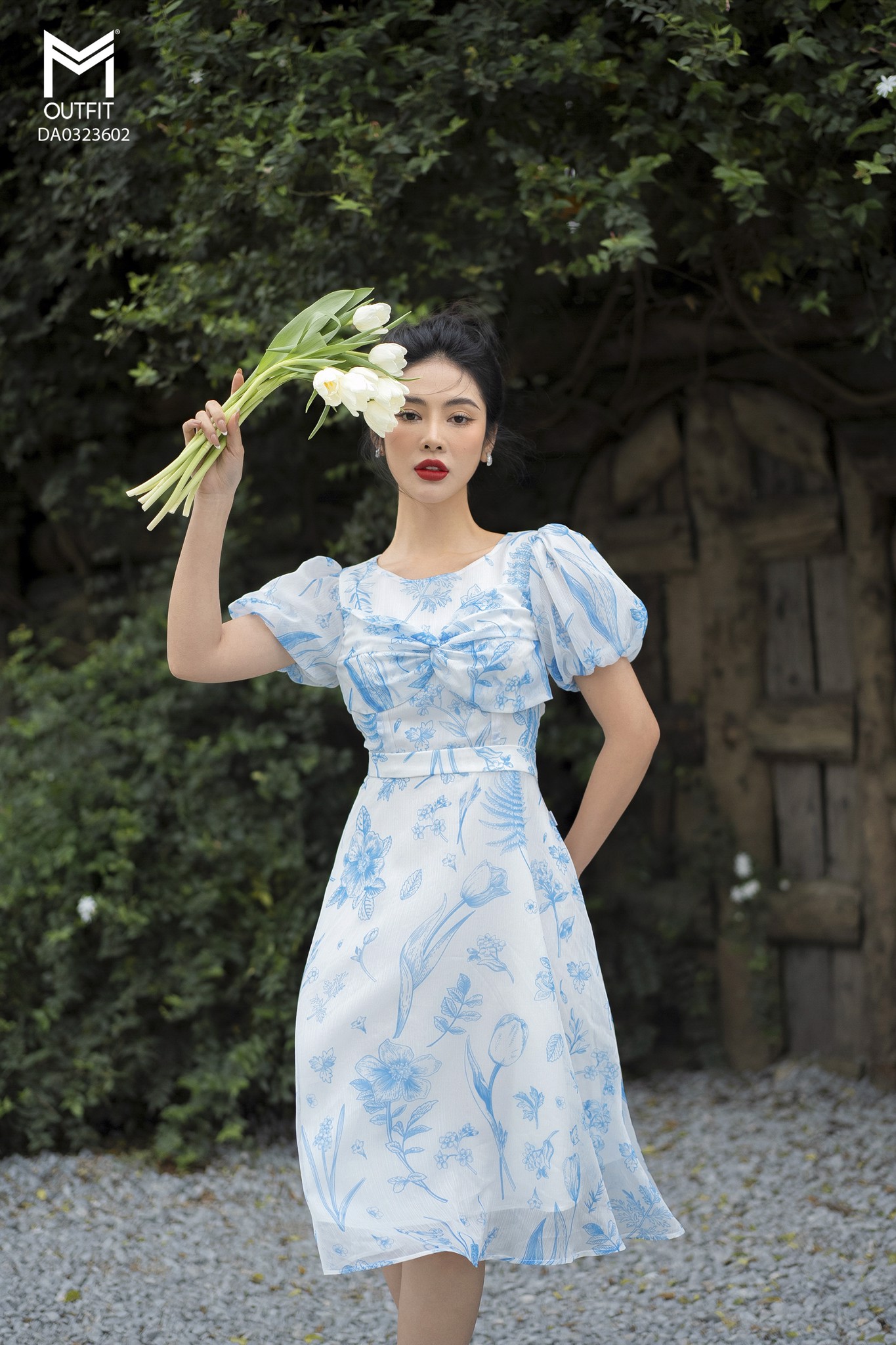 Đầm xuân hè nơ ngực