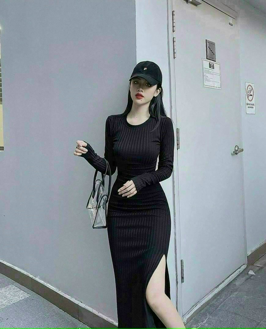 Đầm body cổ tròn tay dài xẻ tà xinh xắn.shop ánh như fashion2022
