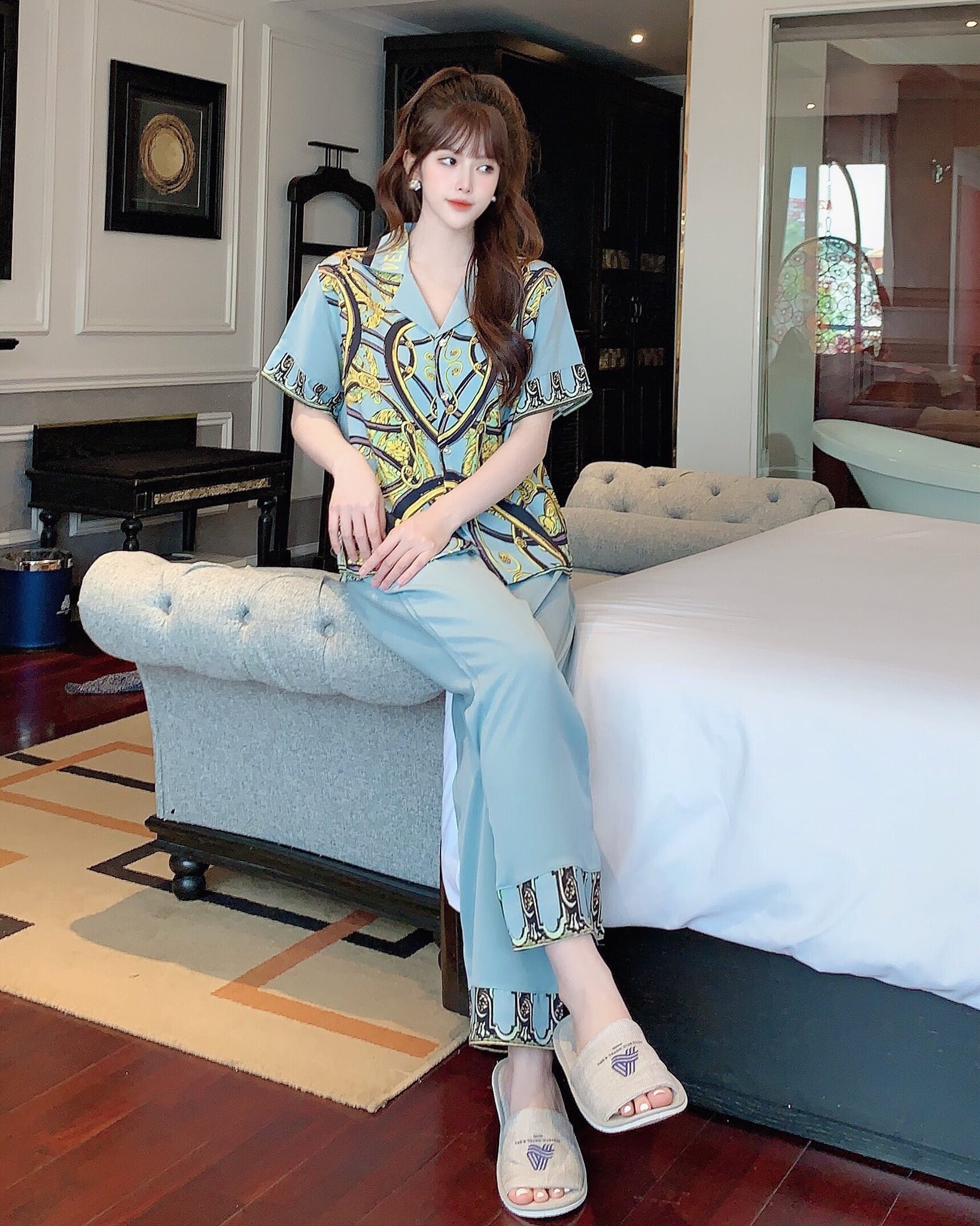 Set Bộ Lụa Mango Dài Họa Tiết Cực Sang - Mẫu mặc hàng thật chụp