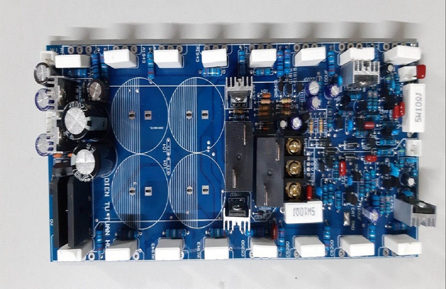 MACH CÔNG SUẤT 16 SÒ 3U 2 KÊNH LIỀN NGUỒN