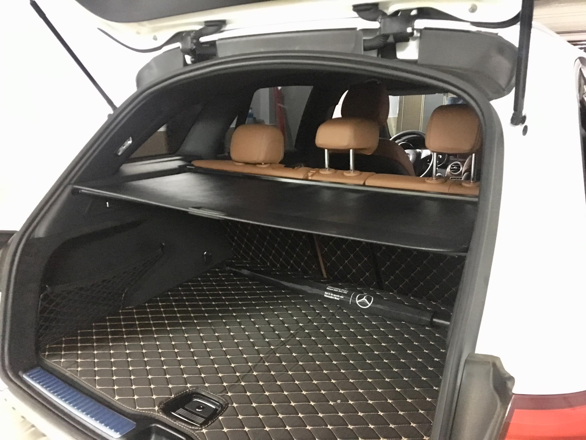 TẤM CHẮN CỐP MERCEDES-BENZ GLC/GLK (RÈM KÉO CỐP GLC/GLK)