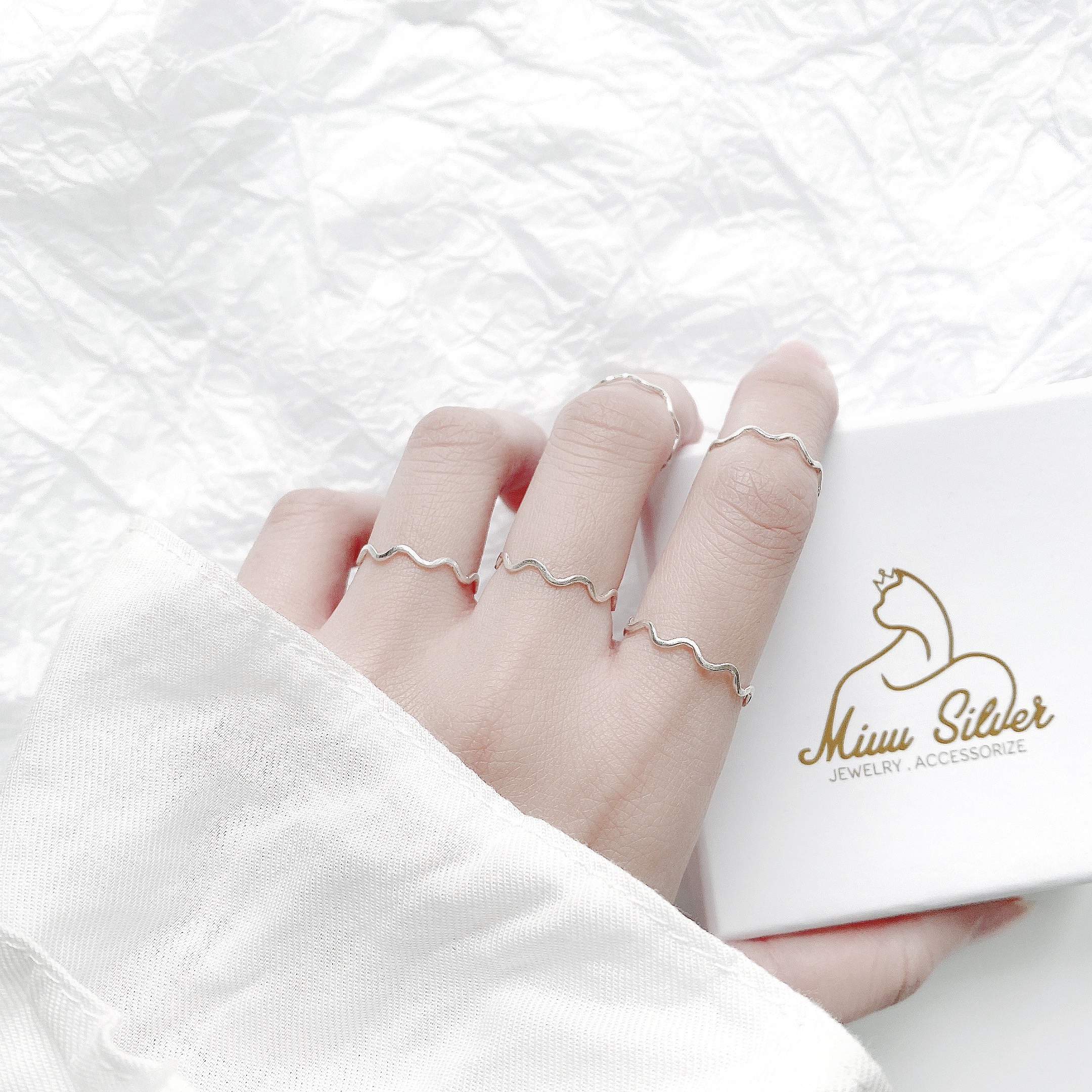 Nhẫn bạc Miuu Silver, nhẫn nữ trơn sóng bạc 925