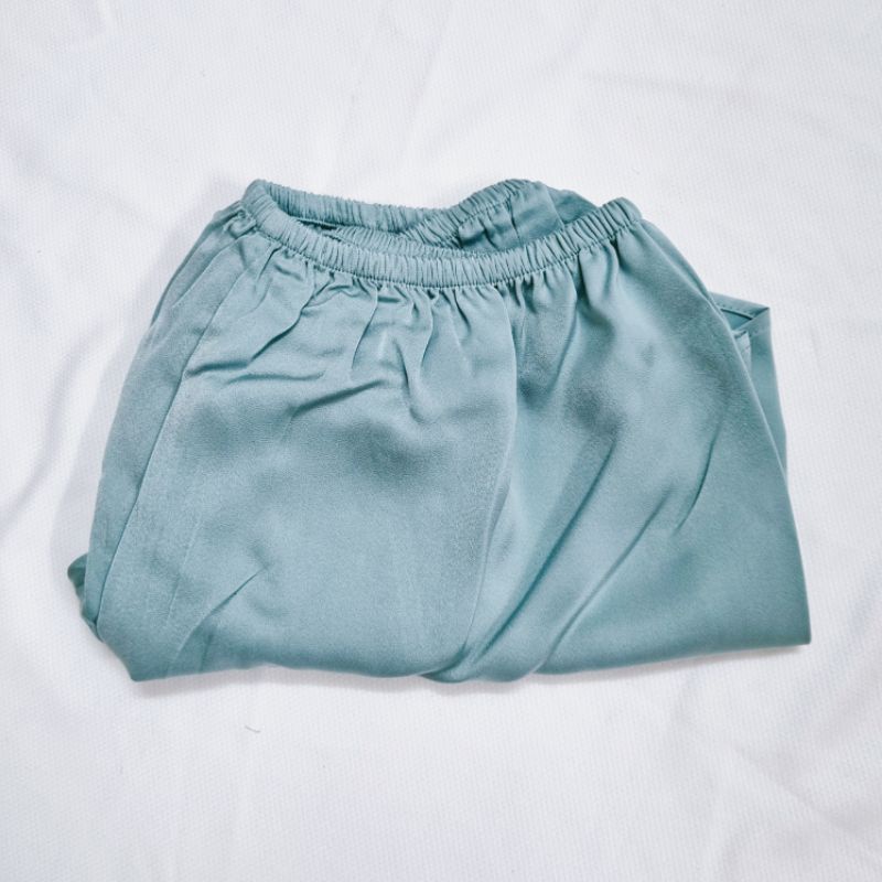 Quần đùi nữ lụa mềm mát (lụa hàn) / Quần short nữ mặc nhà lụa cao cấp - Freesize dưới 65kg