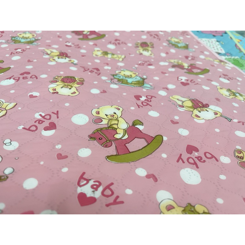 Chiếu lót chống thấm thay bỉm cho bé sơ sinh