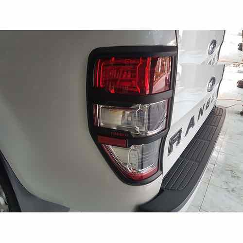 ỐP ĐÈN HẬU FORD RANGER