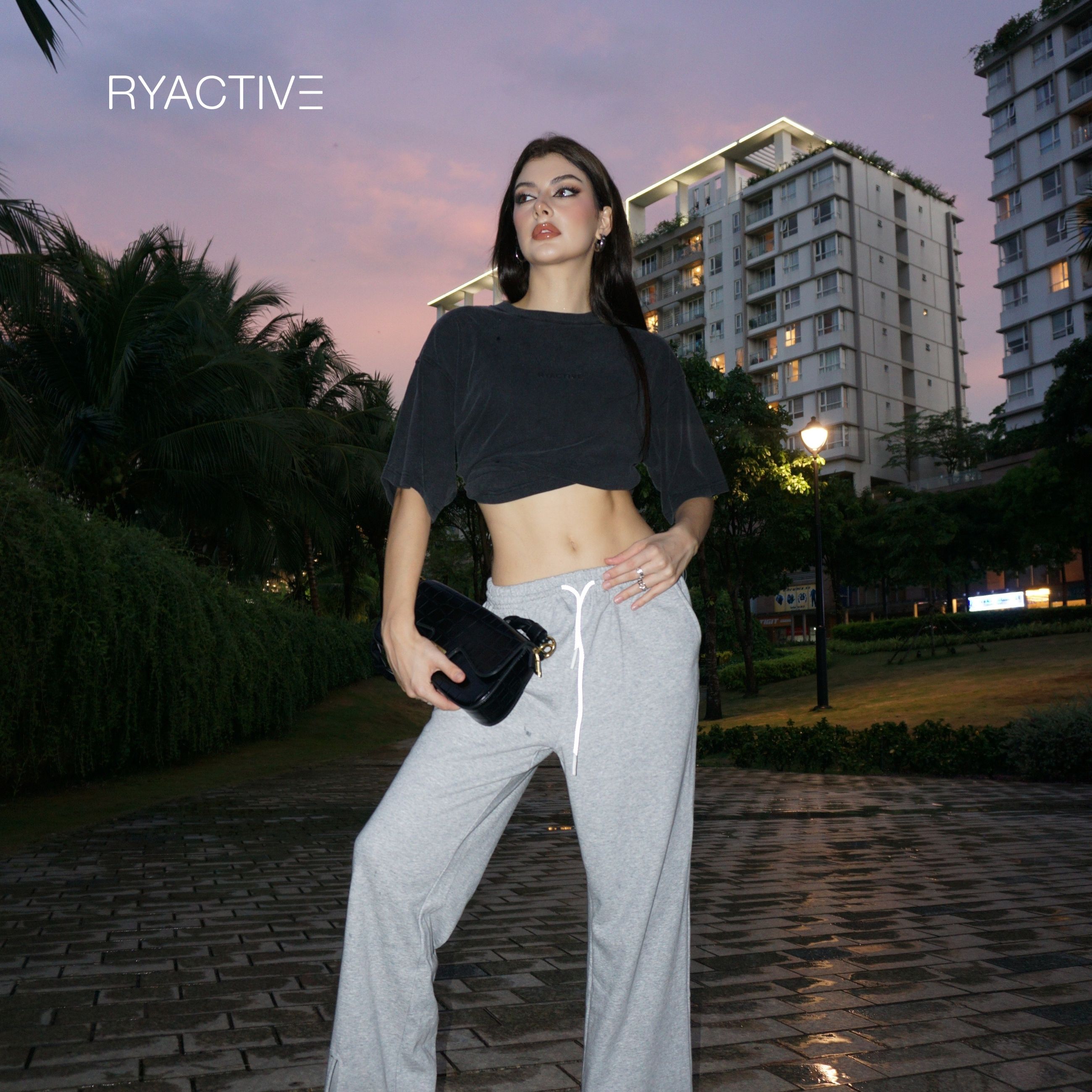 Áo thun form oversize RYACTIVE - RYACTIVE TEE NO.2 RETRO BLACK