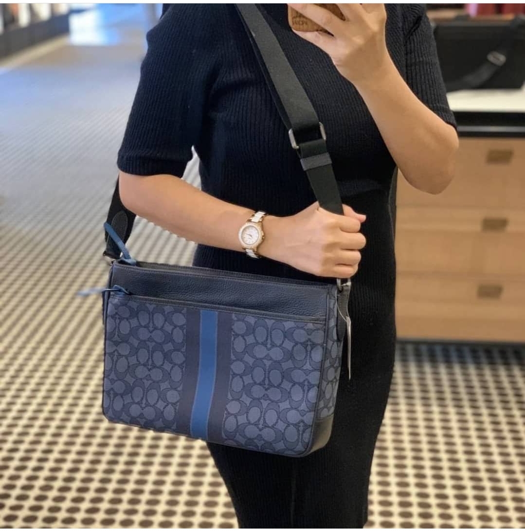 coach thompson crossbody