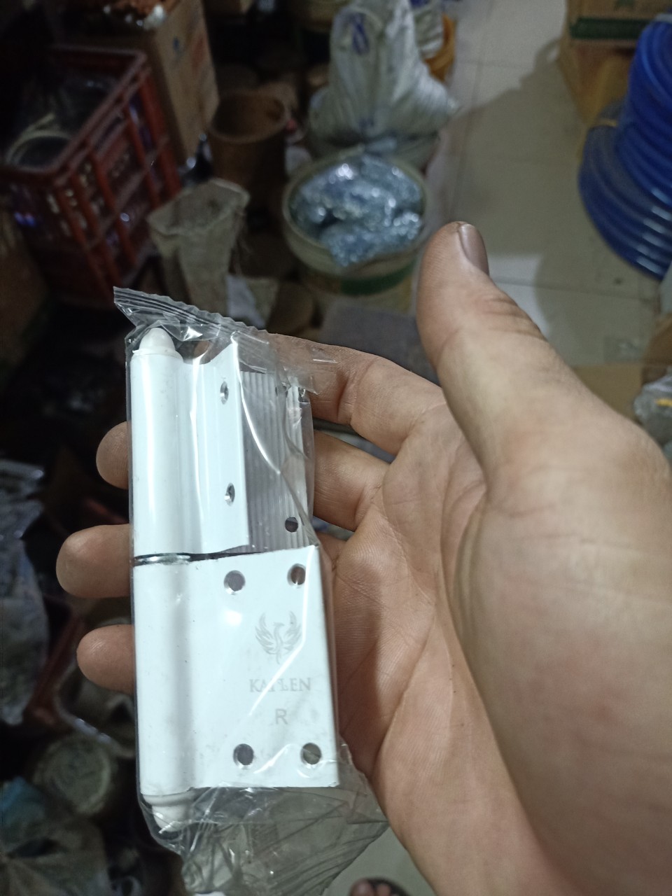 Bản lề cửa nhôm trắng sữa, trắng bạc - trái & phải