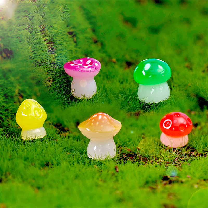 10%20Pcs%20Creative%20Night%20Glow%20Simulation%20Mushroom%20Figurine%20Animal%20Model%20Moss%20Micro%20Landscape%20Home%20Decor%20Miniature%20Ornament%20-%20Image%204