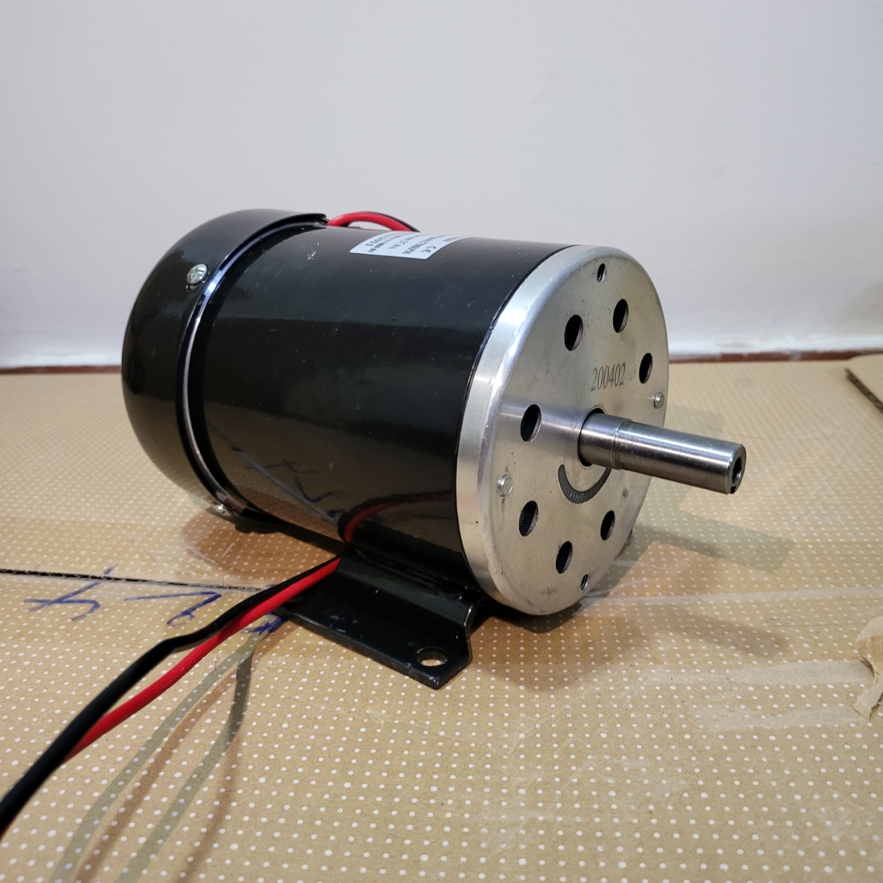 Motor DC 24v 500w có cánh làm mát motor