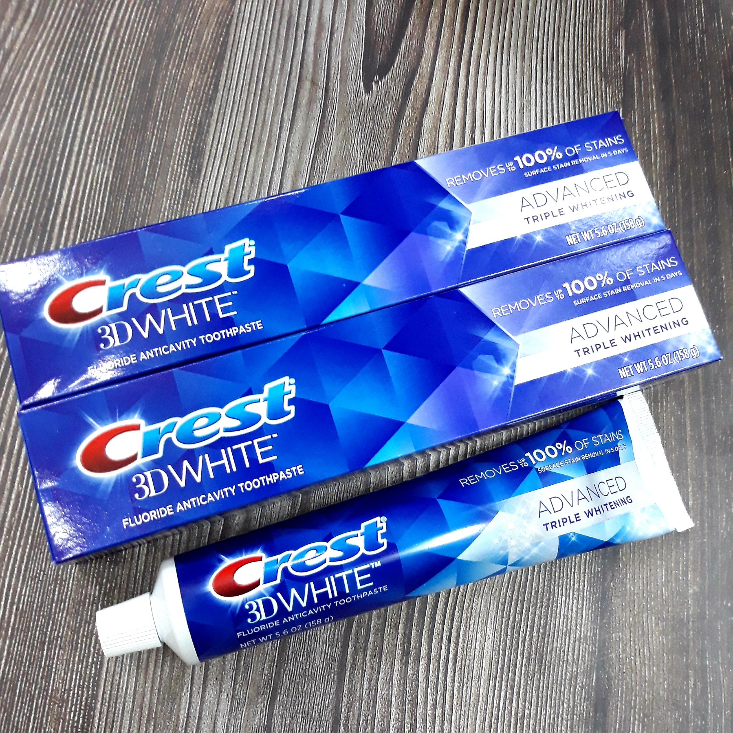 Kem đánh răng Crest 3D White Advanced Triple Whitening 147g