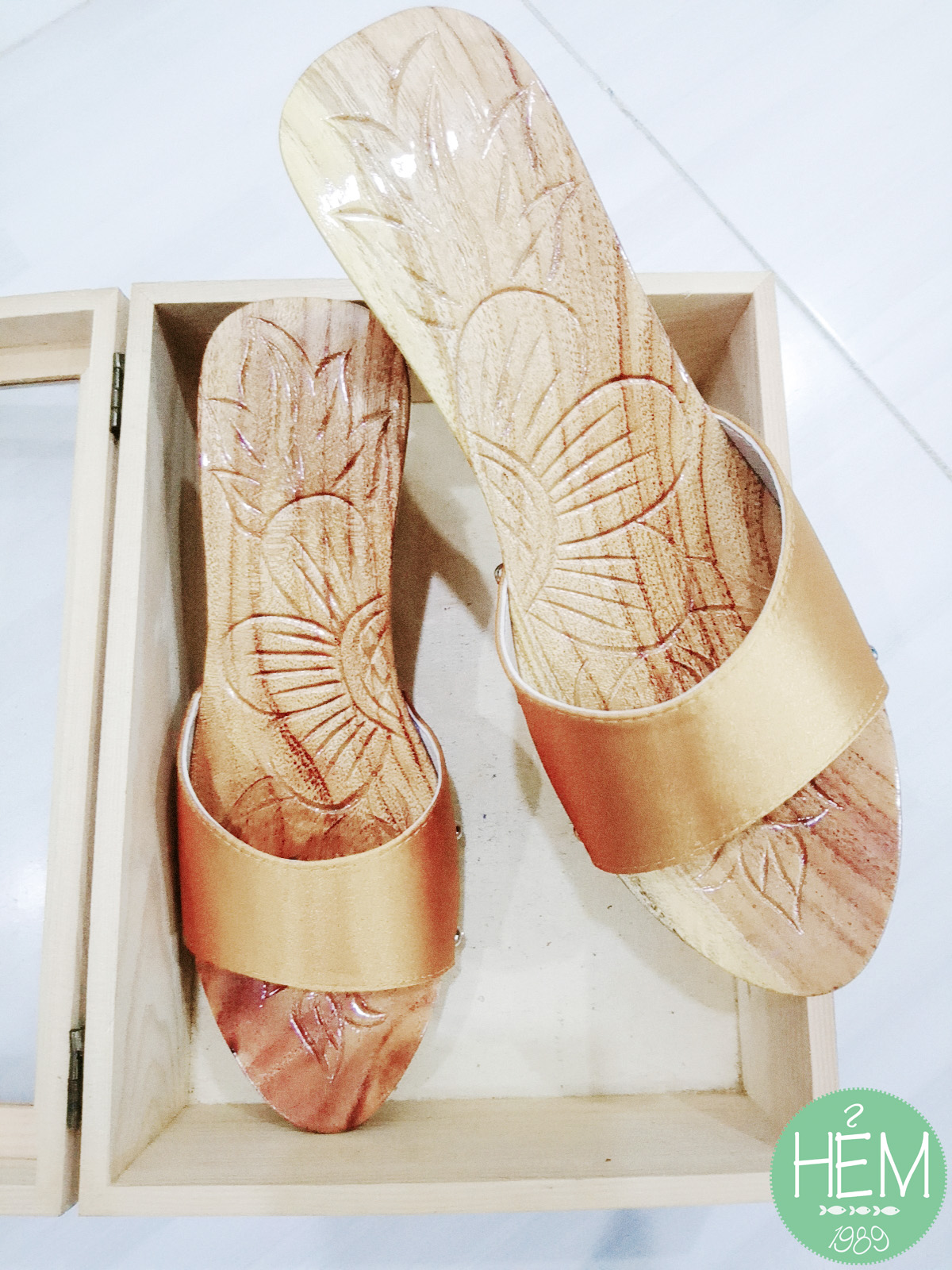 Cặp quai kèm đinh (không kèm guốc)