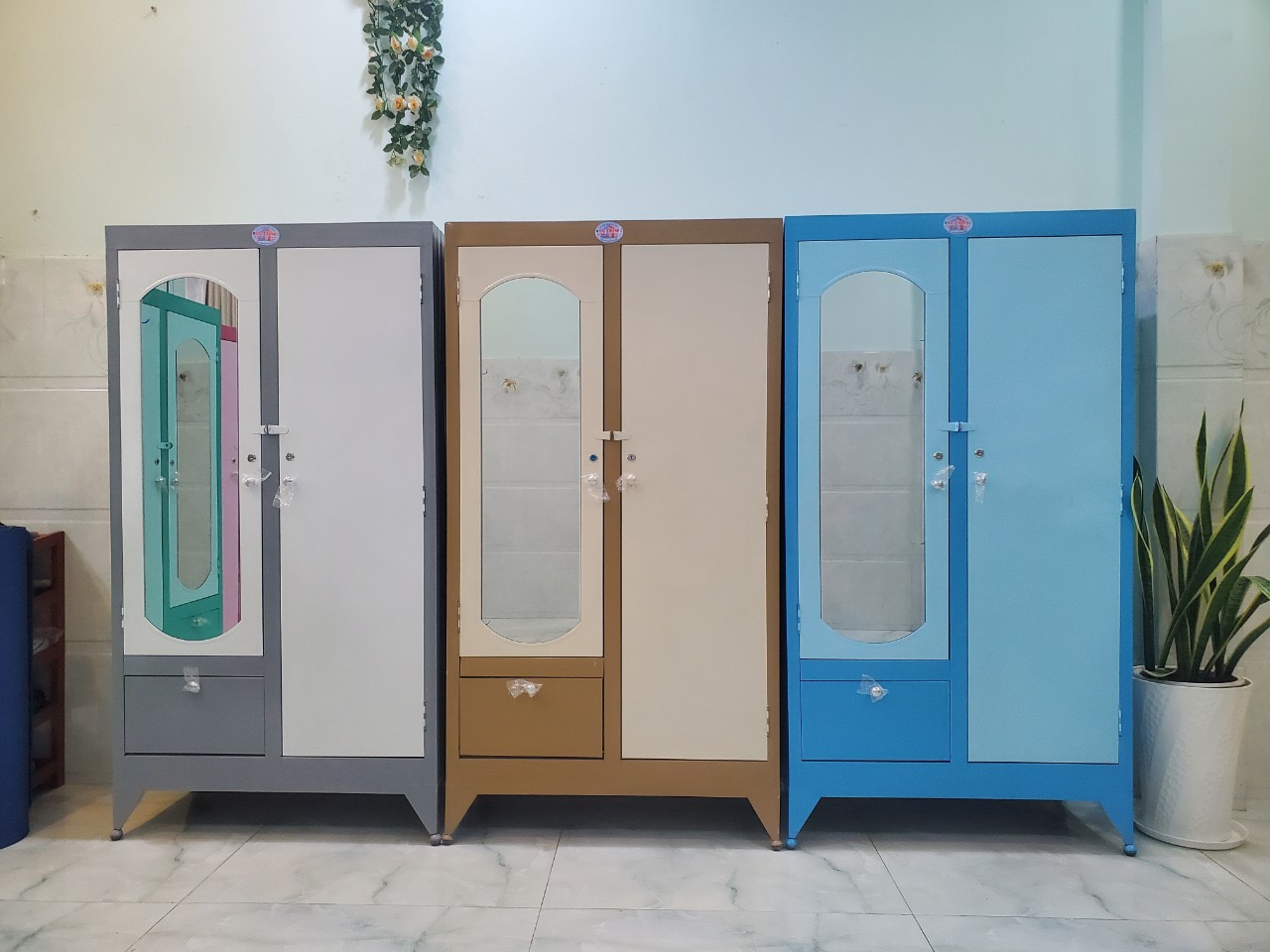 Tủ quần áo sắt 1m6 màu hồng