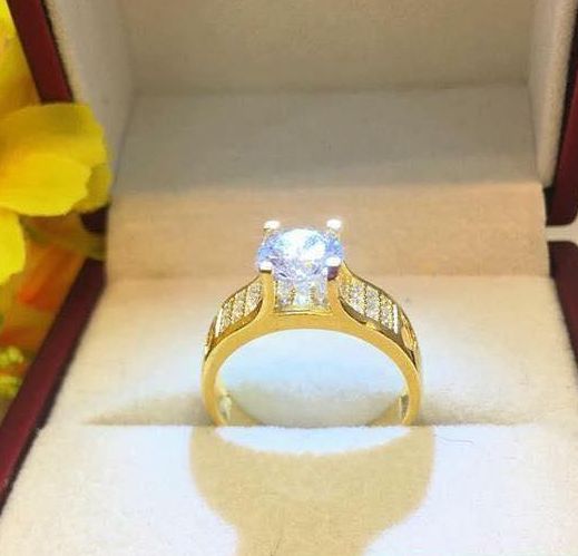 Nhẫn vàng tây đính đá ,Vàng bạc an chi