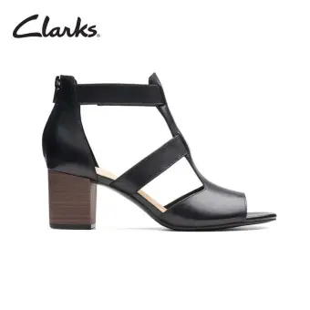 deloria fae clarks