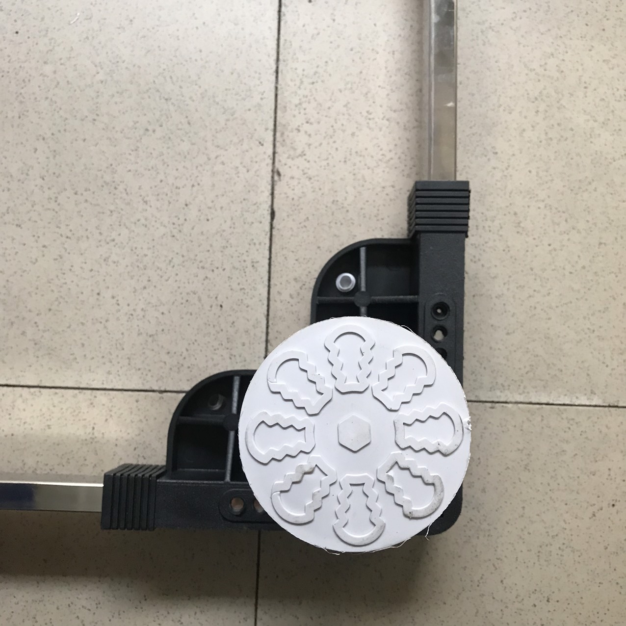 Chân đỡ Máy giặt, tủ lạnh (Max 600mm_Min 480mm)