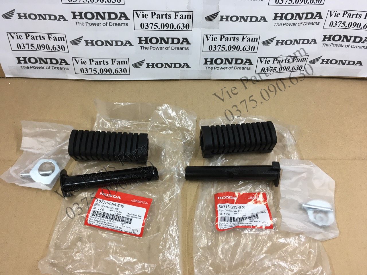 Bộ cao su gác chân sau trái phải Wave ZX, Super Dream, Wave nhỏ 2 bóng đời đầu, Future 1, Future 110 đời đầu, hàng din honda mới 100%