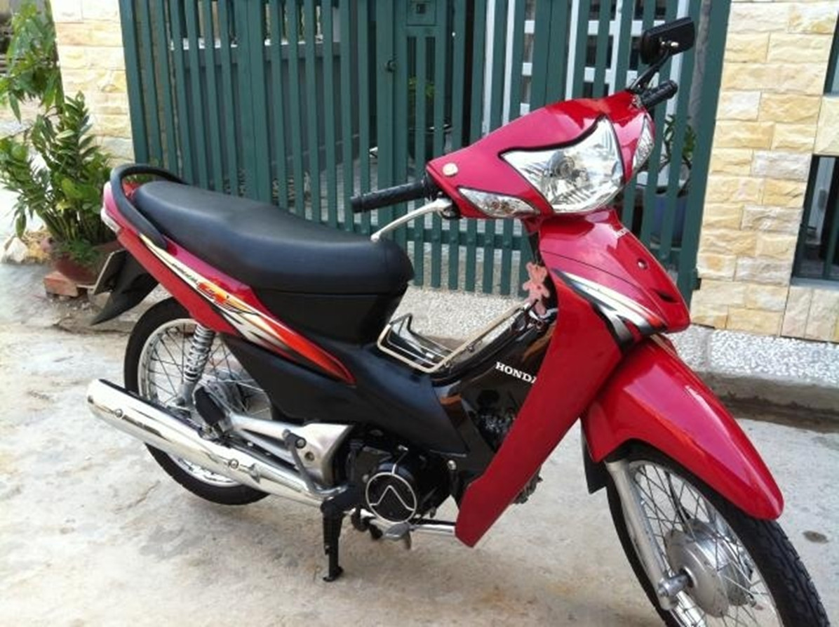 Cánh yếm trái WAVE Alpha năm 2008 màu đỏ đậm *R161P* (64770KWY940ZE)