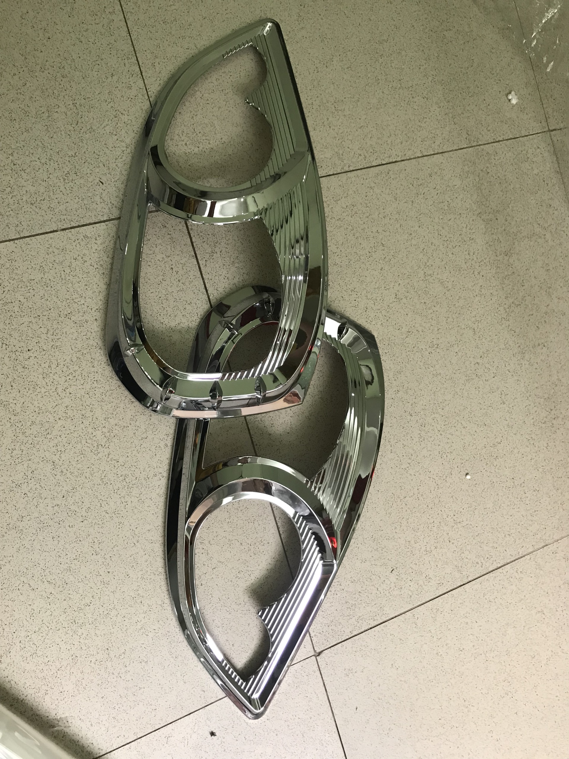 Ốp đèn pha xe Lacetti 2004 đến 2009 bản Việt Nam
