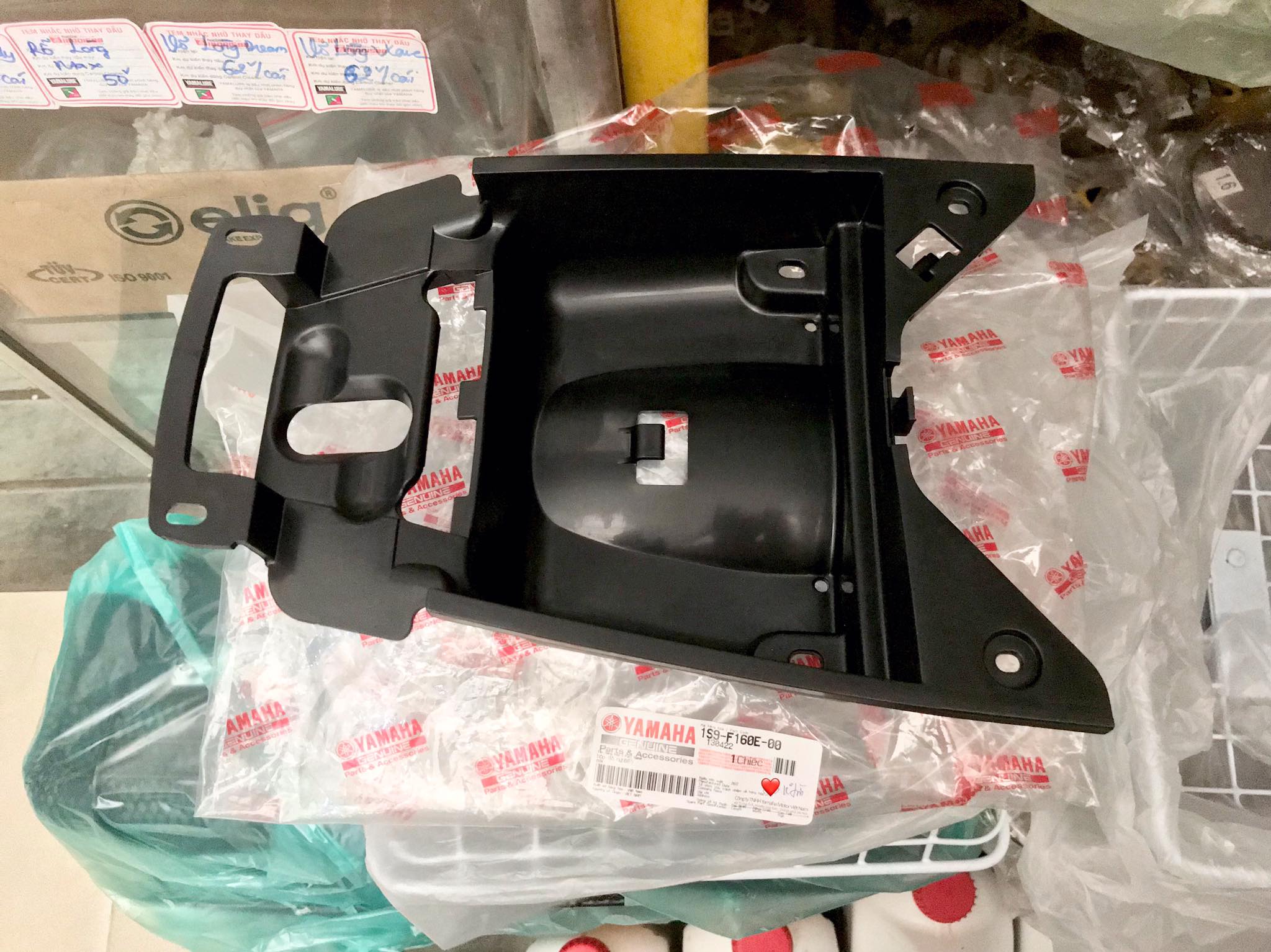 Cốp đồ nghề exciter 2006 - 2010 chính hãng yamaha