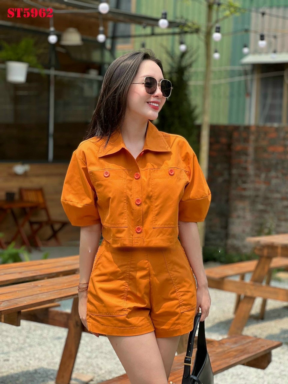 Sét bộ vest đùi áo tay phồng, sét đồ bộ vải siu cao cấp, áo sơ mi, áo tay phồng, quần đùi,sét bộ đồ nữ