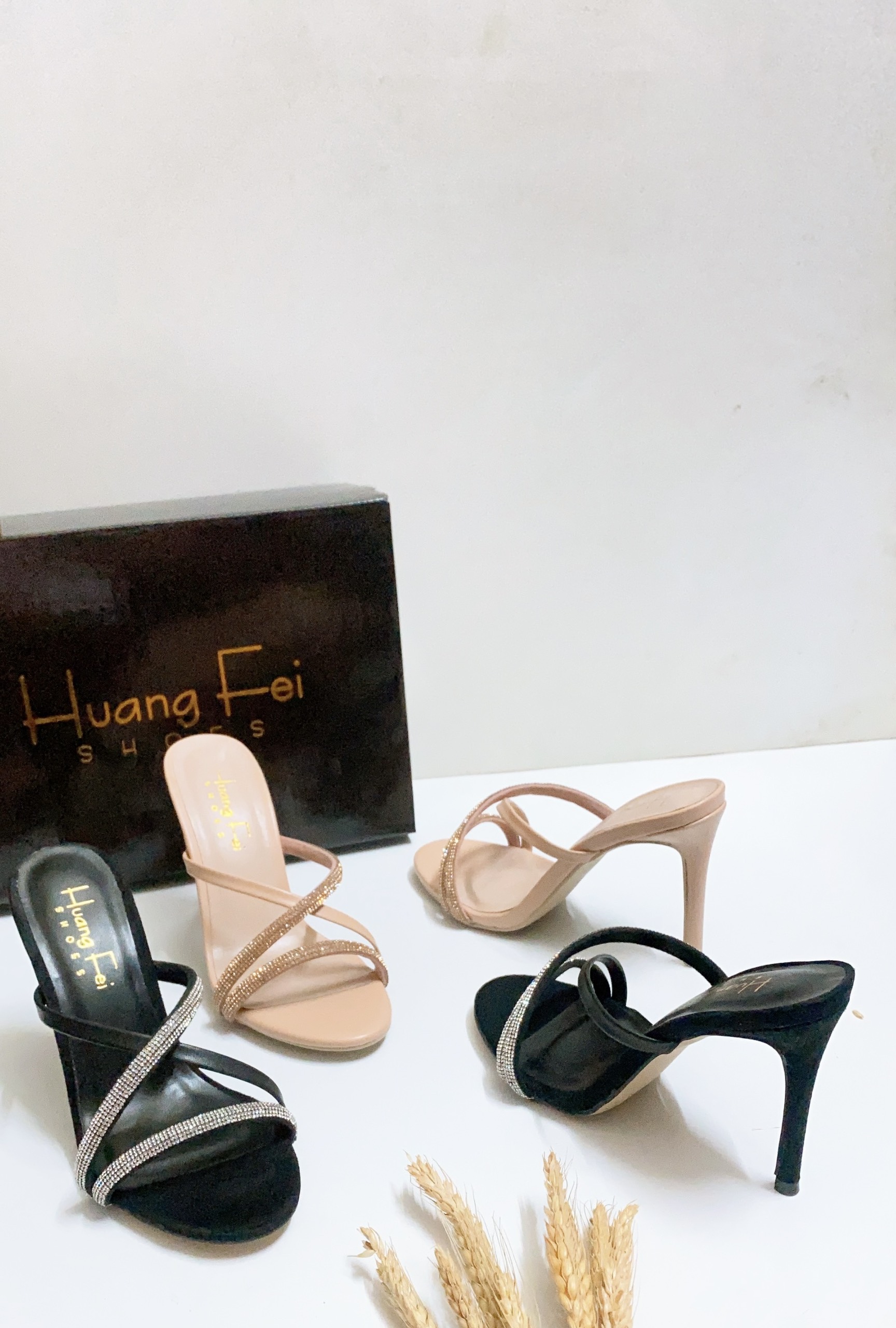 Guốc cao gót 3 dây đính cườm gót cao 7 cm