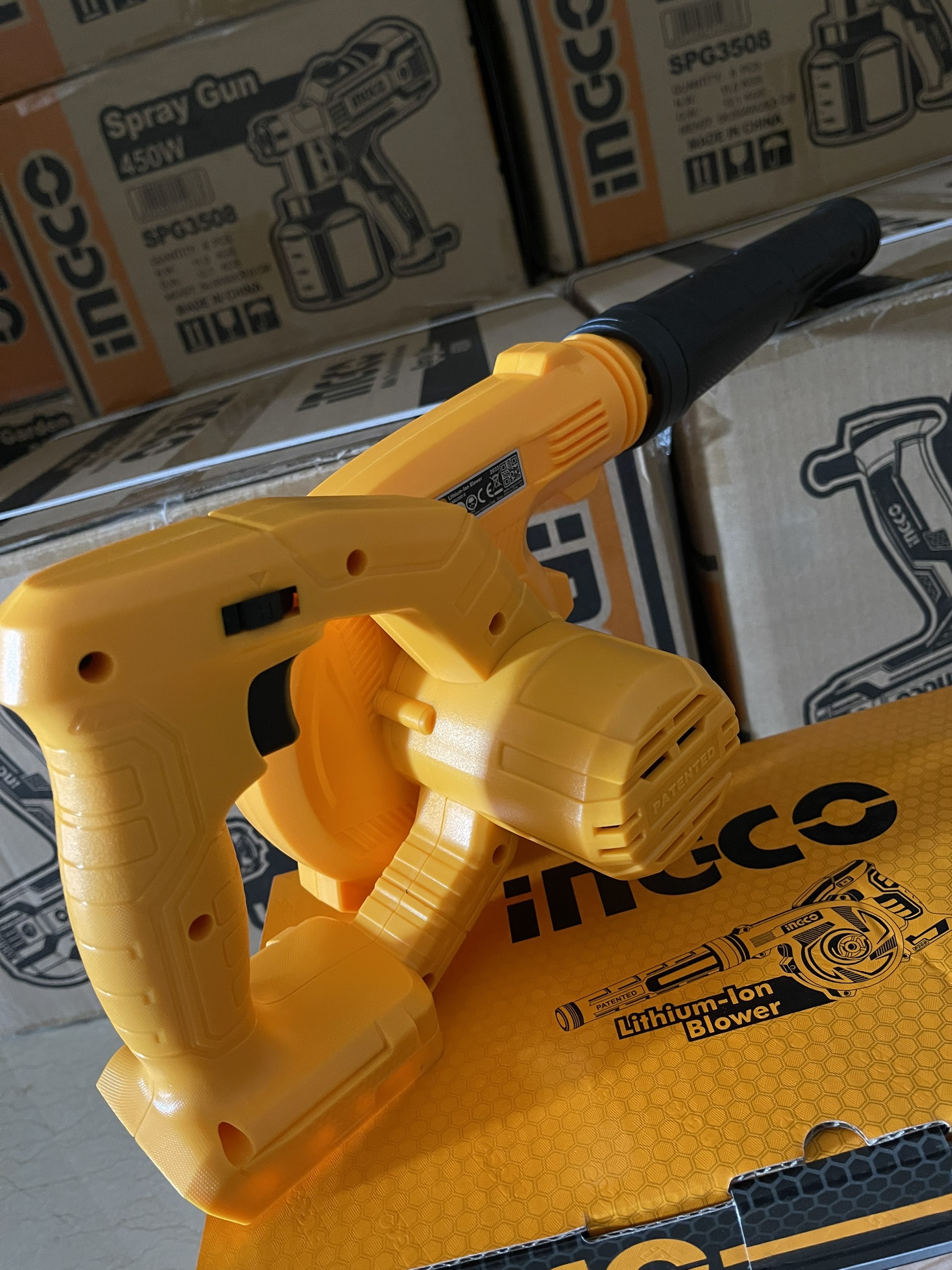 Máy thổi bụi dùng pin INGCO CABLI20018