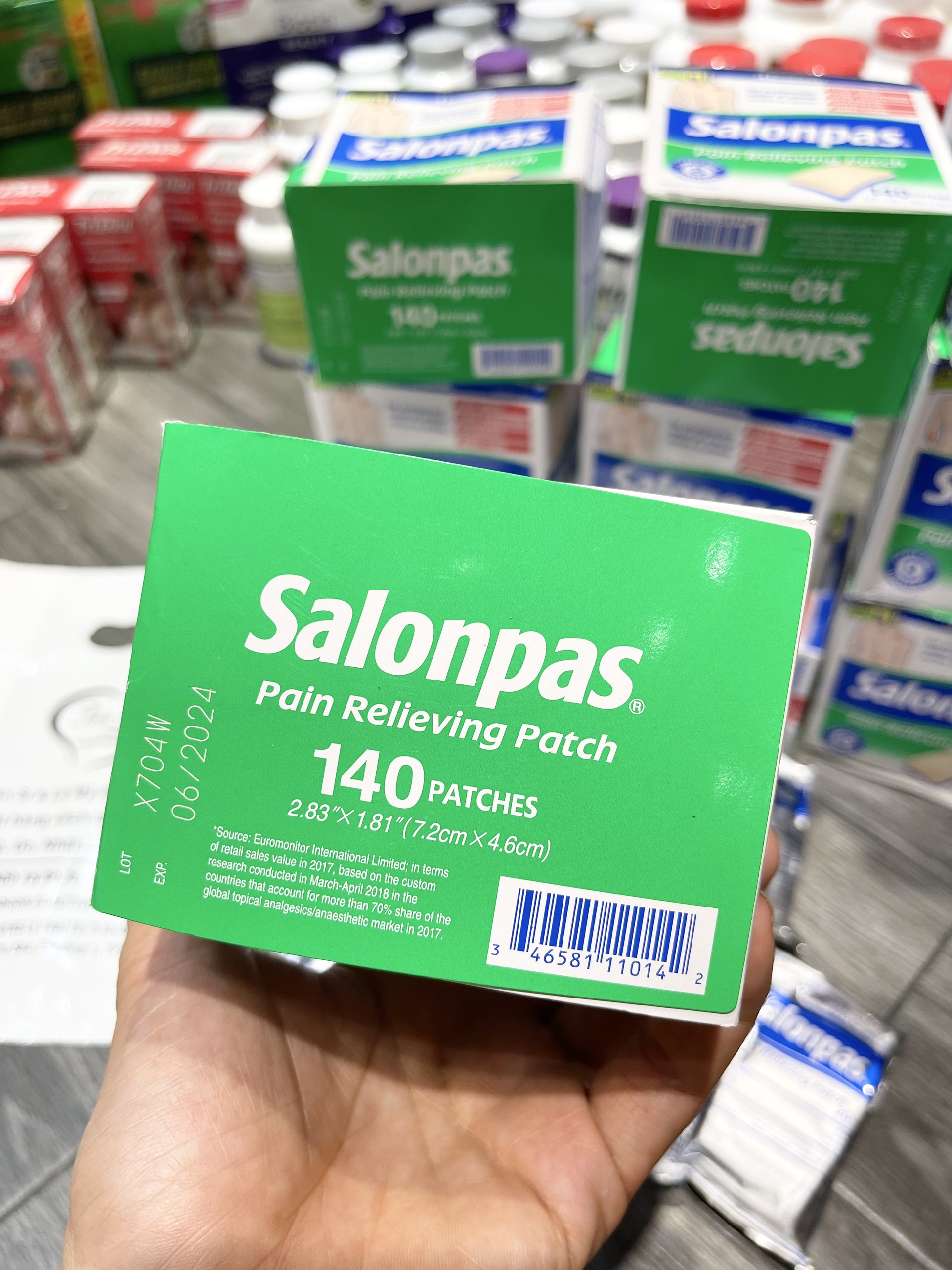 Cao dán Salonpas Mỹ - Tách lẻ 70 bịch (1 bịch 20 miếng)