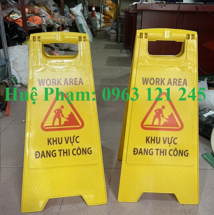Biển cảnh báo khu vực đang thi công
