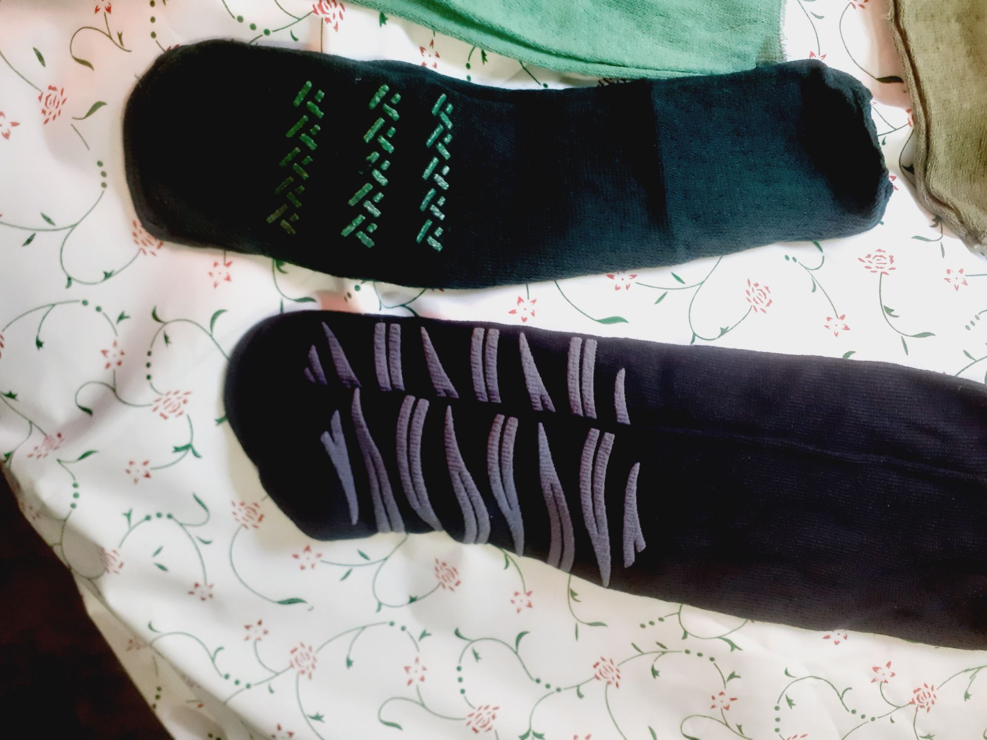 2 Pair Anti Slip Grip Non Skid Crew Cotton Socks.