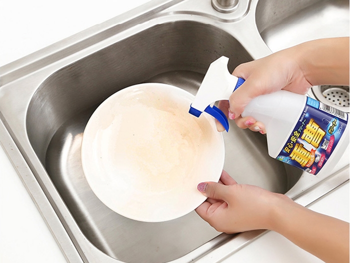 Dung dịch tẩy rửa baking soda dạng xịt ROCKET Nhật Bản 300ml
