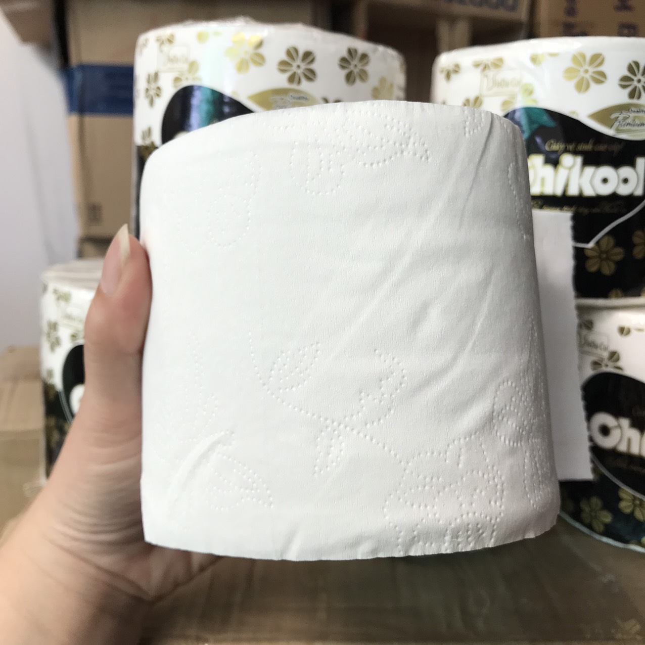 Lốc 6 cuộn giấy vệ sinh cao cấp Chikool không lõi