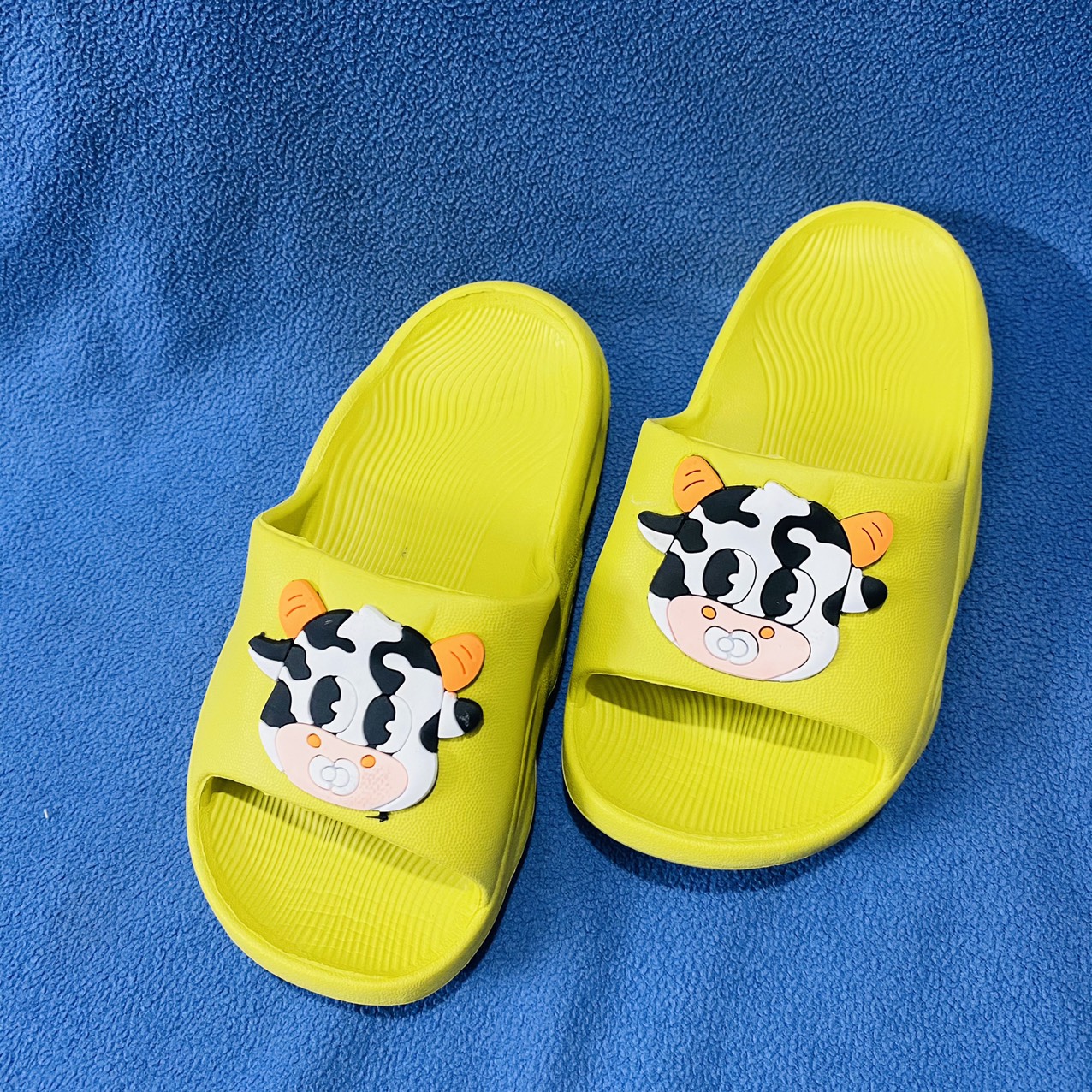 Dép bánh mì siêu nhẹ trẻ em-Dép bánh mì cao su siêu nhẹ hình bò sữa mặt to cute cho bé gái bé trai, siêu mềm