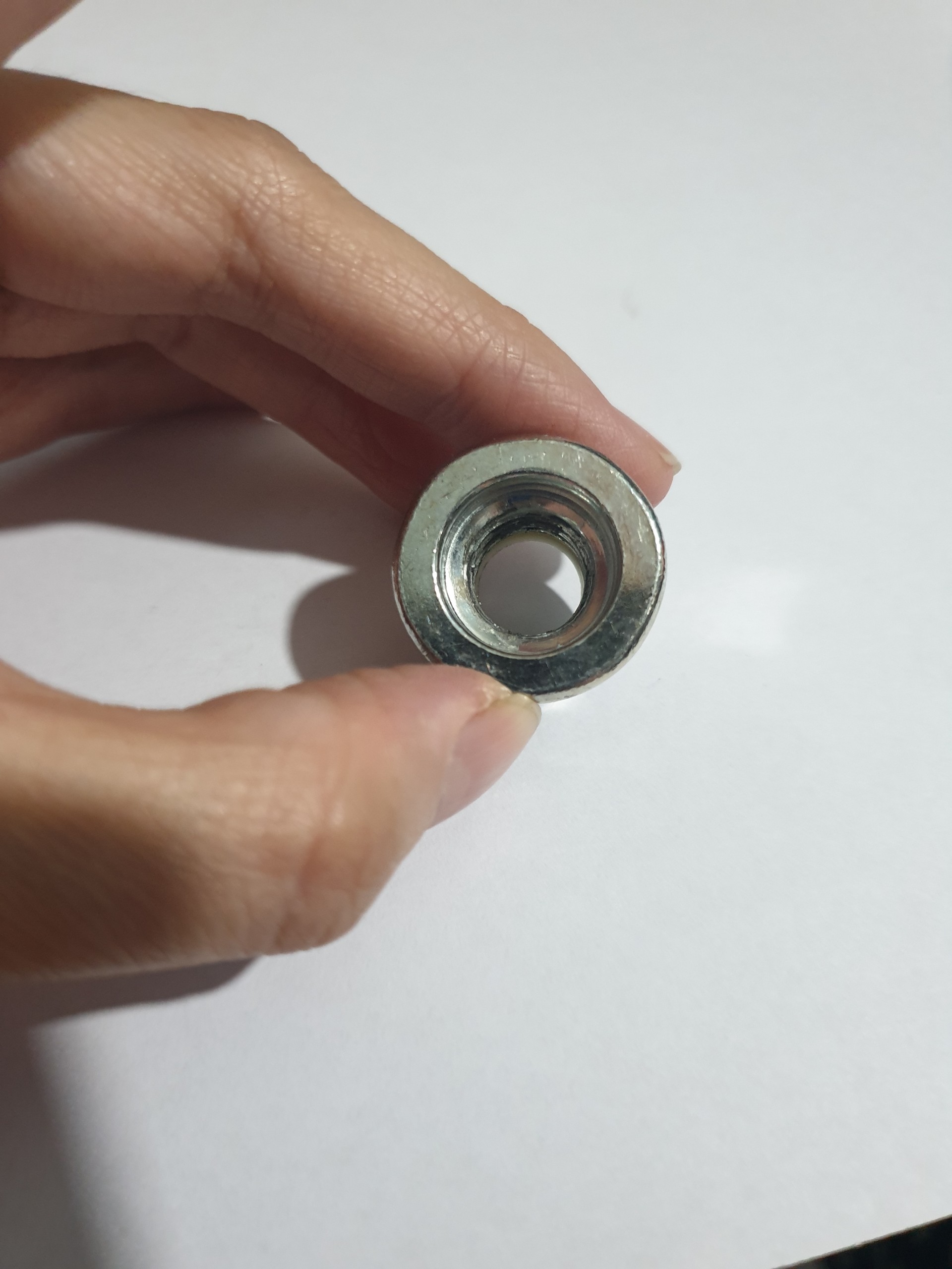 ỐC ĐẦU BÒ DÙNG CHO MÁY CẮT CỎ HU 143/541 ( 5 CON - 10 CON)
