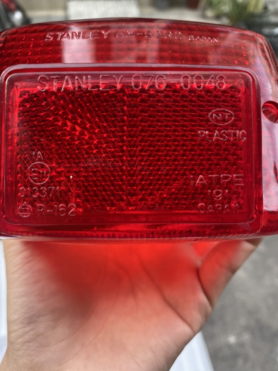 CHỤP ĐÈN LÁI ( ĐÈN HẬU ) XE CUB 82