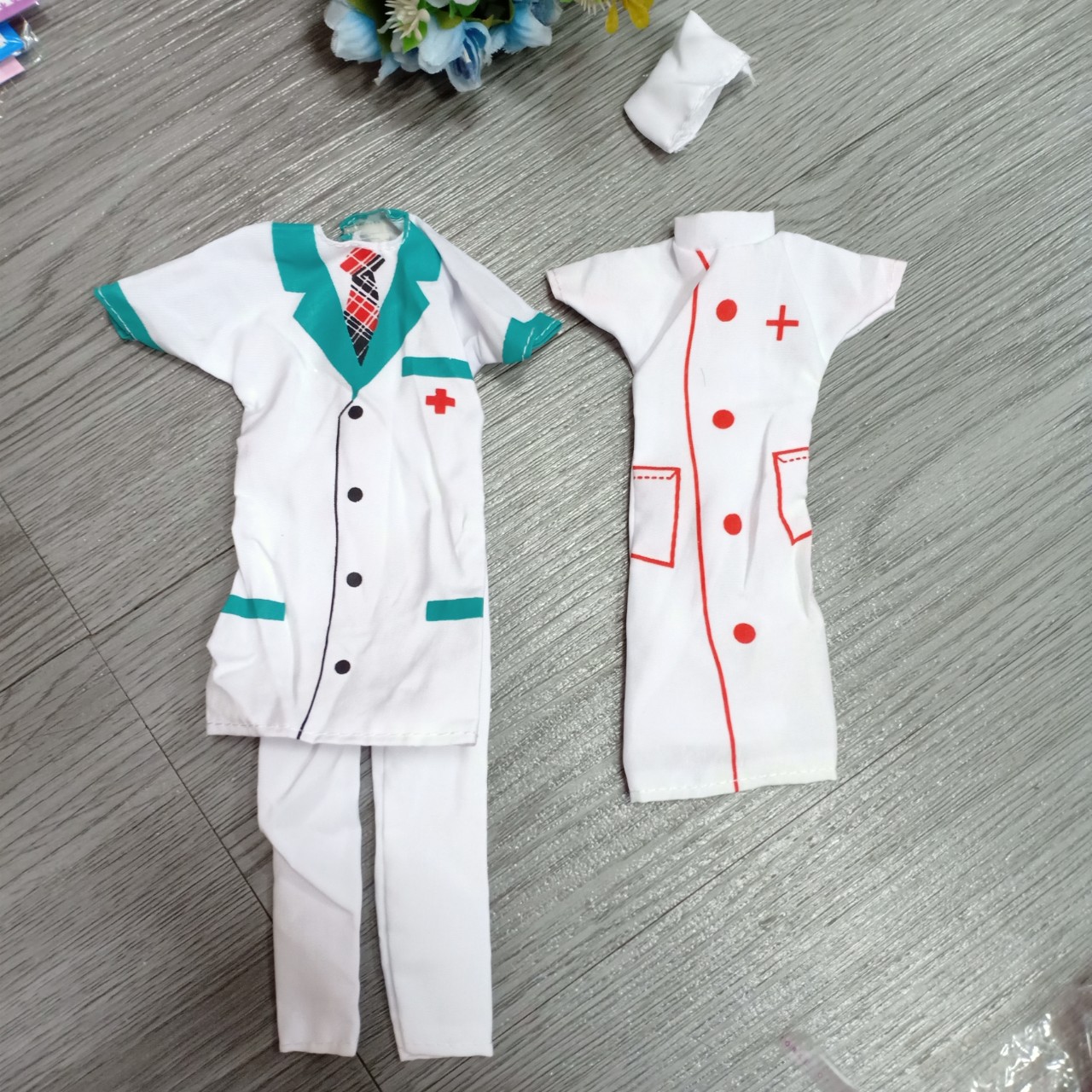 búp bê mặc bộ đồ bác sỹ và set đồ đôi cho búp bê barbie size 30cm
