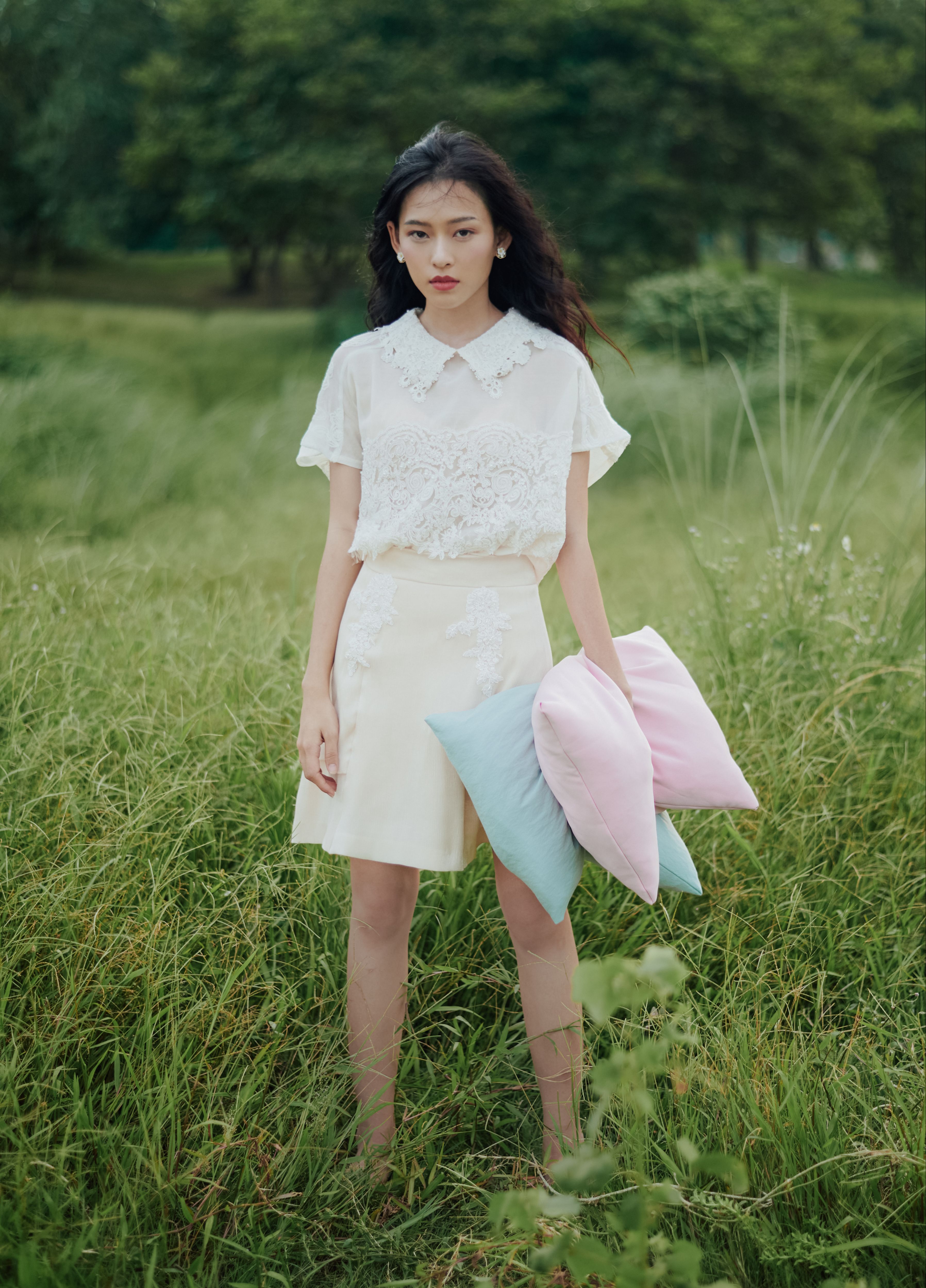 MAKI - Quần váy be thêu hoa
