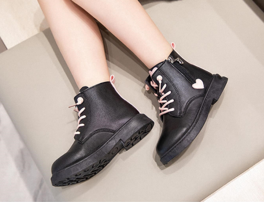 Giày Boot da cho bé gái (cao cấp ) hình trái tim (mẫu mới nhất ) HT109