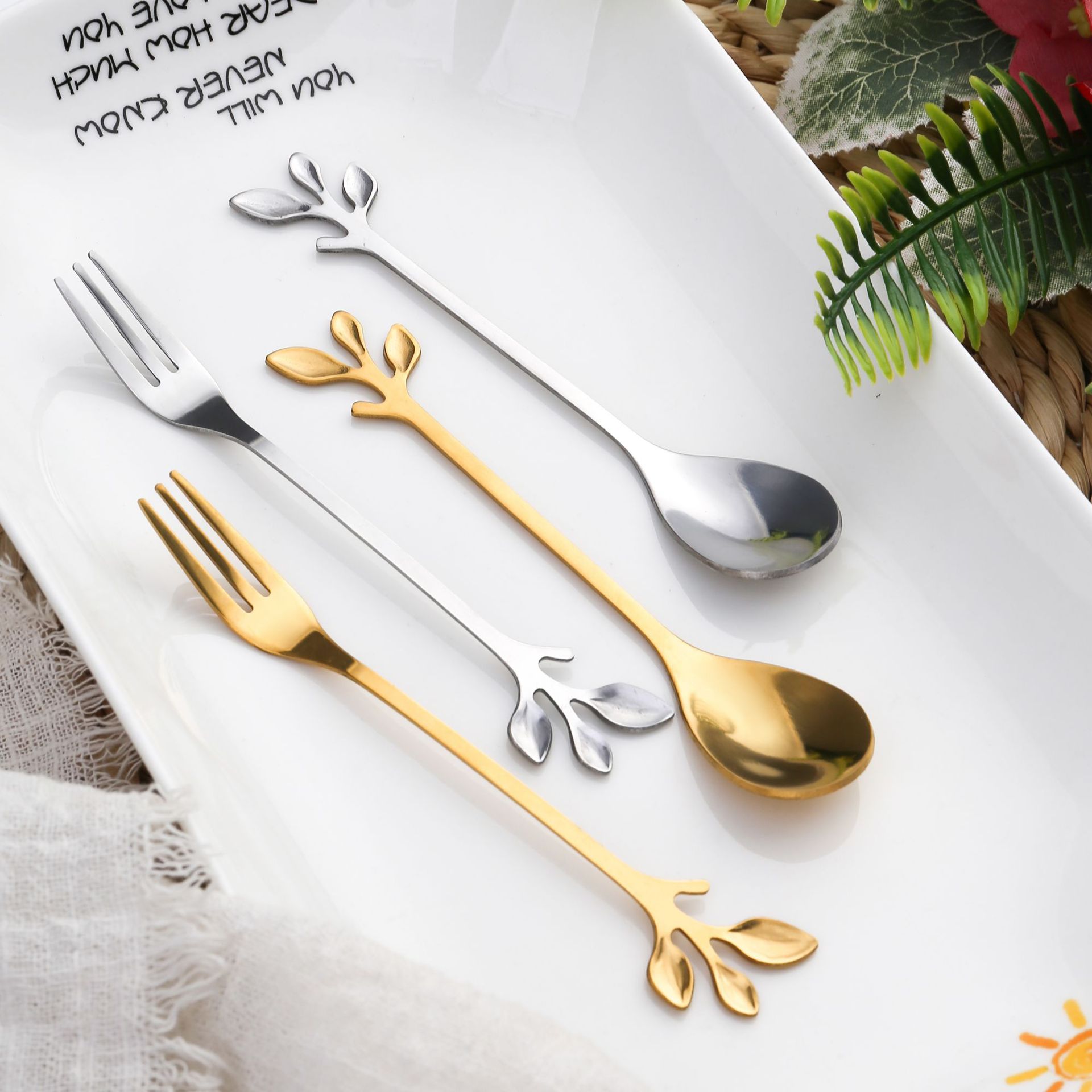 Thìa, muỗng hình lá mạ vàng cao cấp Z18