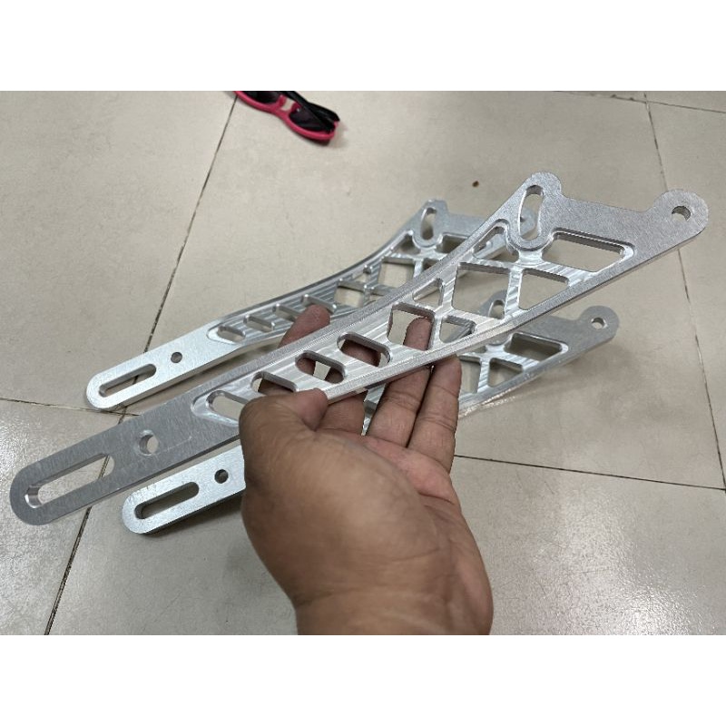 Gác chân Malai + Pát treo pô 10ly lắp Ex150 (tặng ốc)