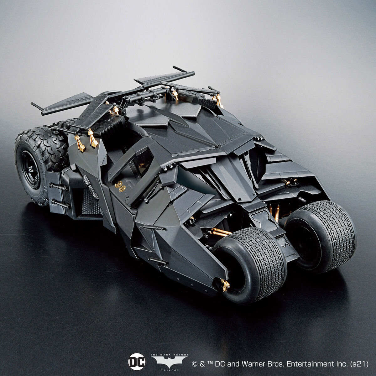 [7-11/12 VOUCHER 8%]Mô Hình Bandai 1/35 Batmobile (Batman Begins Ver) - DC Universe [MKB]