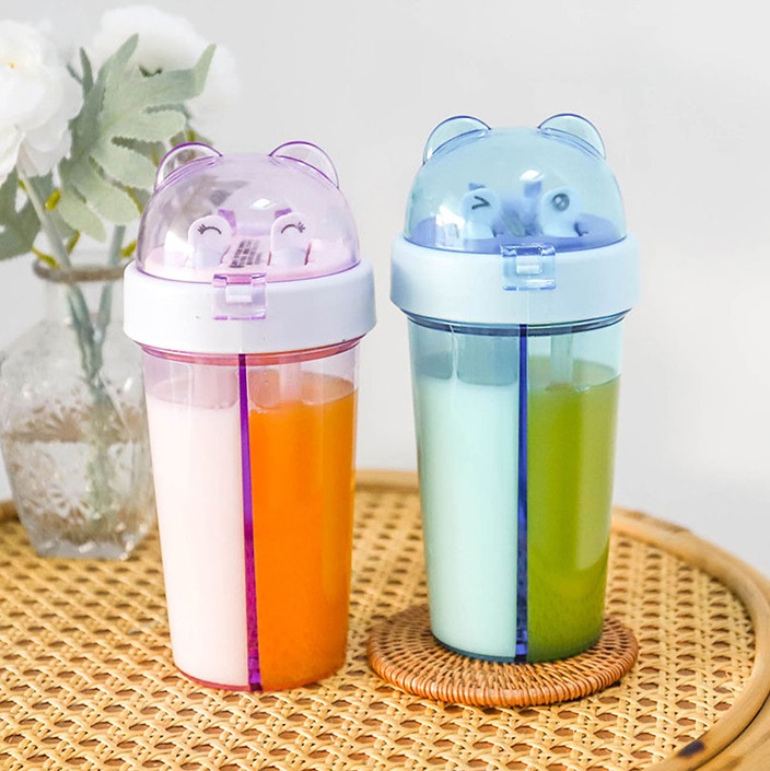 Bình nước 2 ngăn hình Gấu kèm ống hút